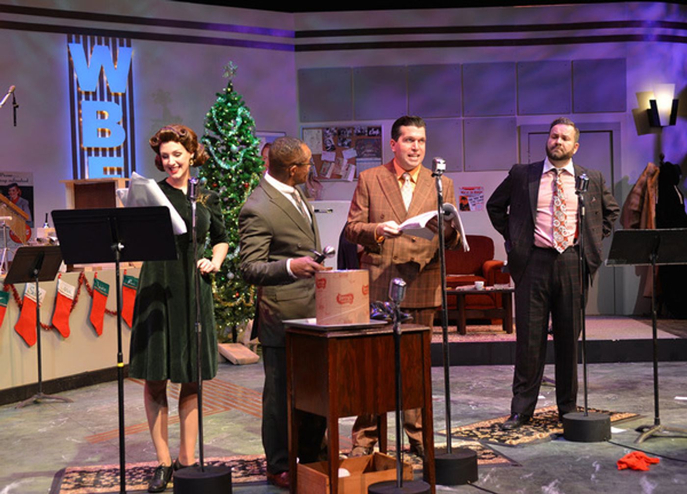 Photo Flash: IT'S A WONDERFUL LIFE: A LIVE RADIO PLAY at Shea's 710 Theatre  Image