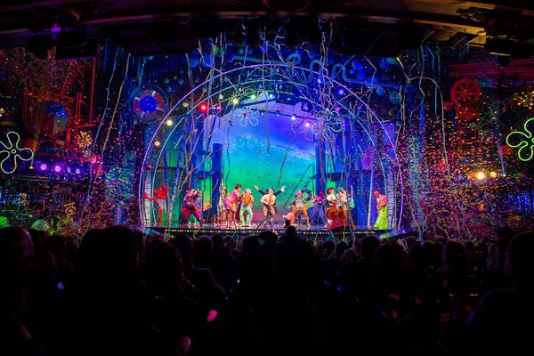 Photos: The Best Day Ever! SPONGEBOB SQUAREPANTS Takes Opening Night Bows — photo 6 of 25