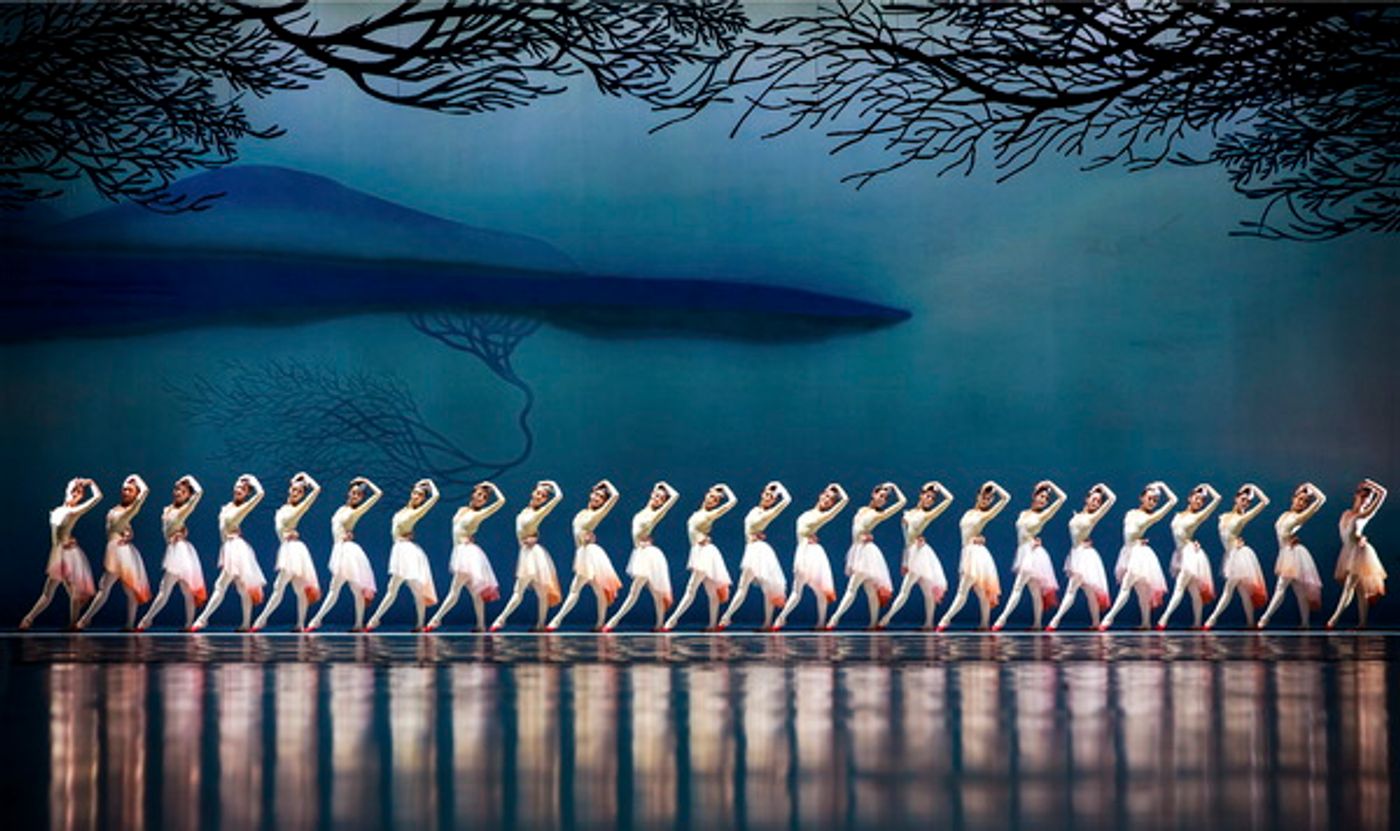 Photo Flash: First Look at Shanghai Dance Theatre's SOARING WINGS, Coming to Lincoln Center This Winter  Image