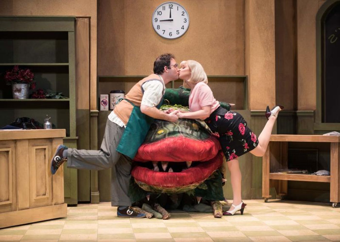BWW Reviews: MNM's LITTLE SHOP a Star-Studded Suppertime  Image