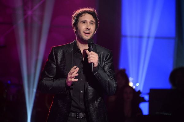 Photo Flash: First Look - Josh Groban Headlines CBS's HOME FOR THE HOLIDAYS — photo 12 of 13
