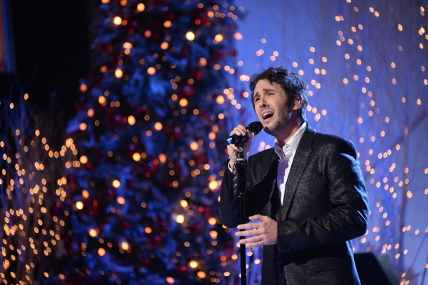 Photo Flash: First Look - Josh Groban Headlines CBS's HOME FOR THE HOLIDAYS  Image