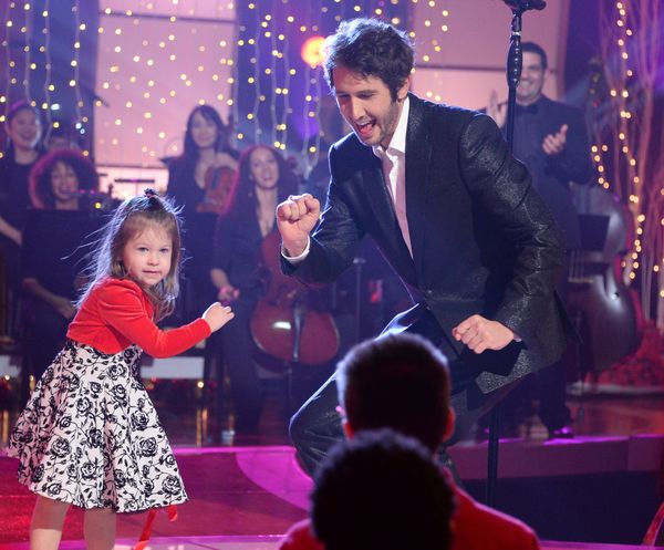 Photo Flash: First Look - Josh Groban Headlines CBS's HOME FOR THE HOLIDAYS — photo 7 of 13