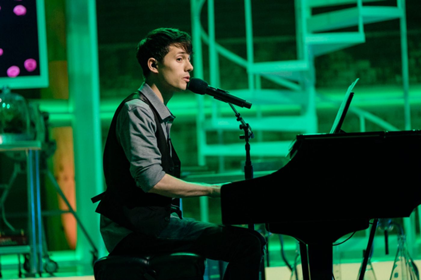 First Look - BILL NYE SAVES THE WORLD Returns to Netflix 12/29  Image