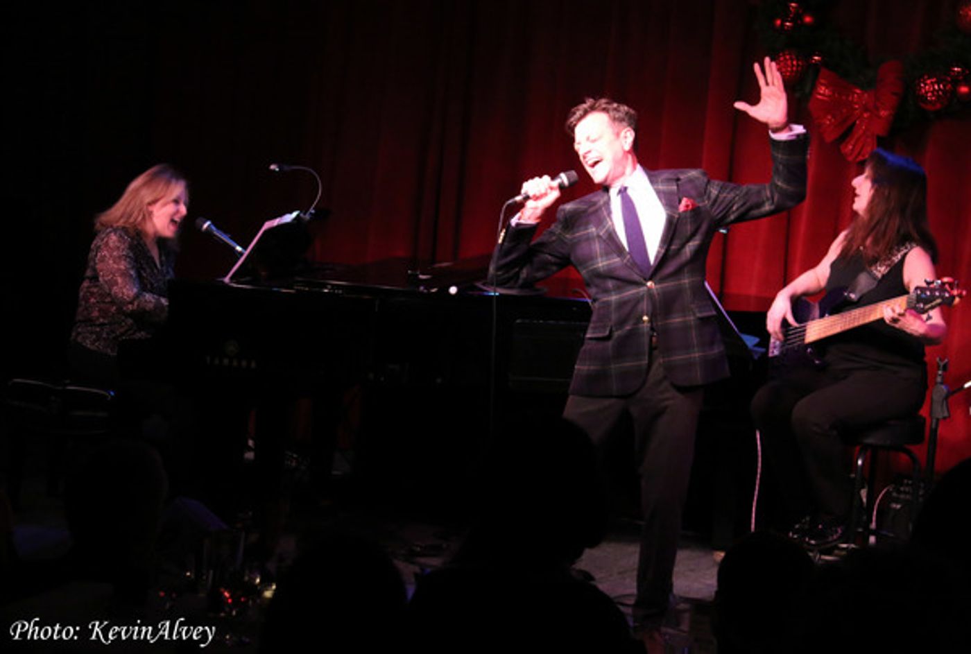 Photo Flash: Chita Rivera, Jessie Mueller, Christy Altomare and More Sing for the Art Attack Foundation at Birdland  Image