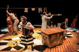 Elliott Rennie, Anne-Marie Piazza, Joey Hickman, Alicia Mckenzie Photo