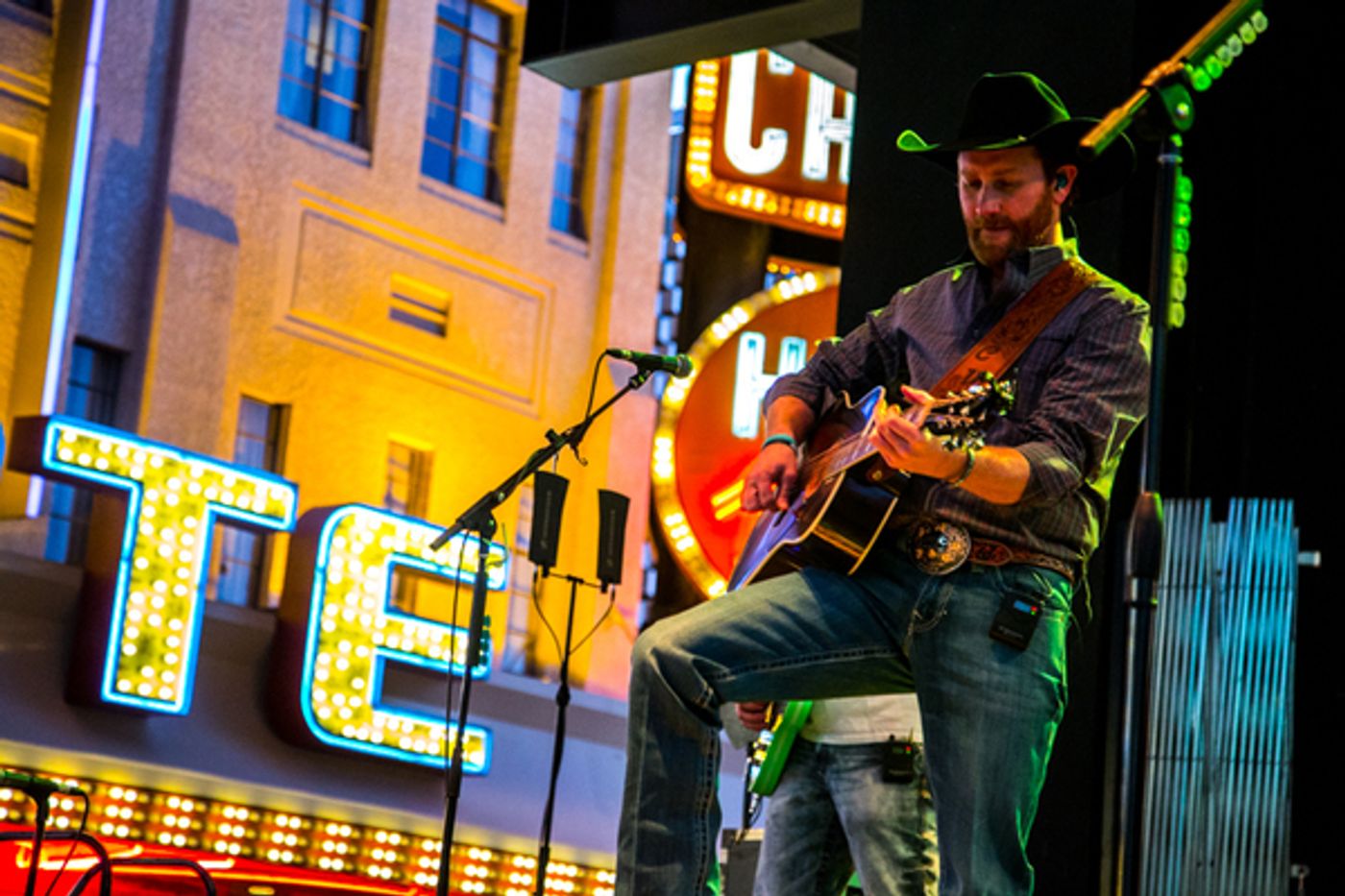 Photo Flash: Country Music Sensations Perform During DOWNTOWN HOEDOWN at Fremont Street Experience  Image