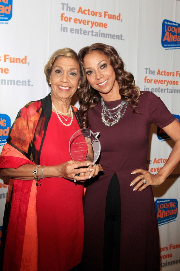 Dolores Robinson and Holly Robinson Peete Photo