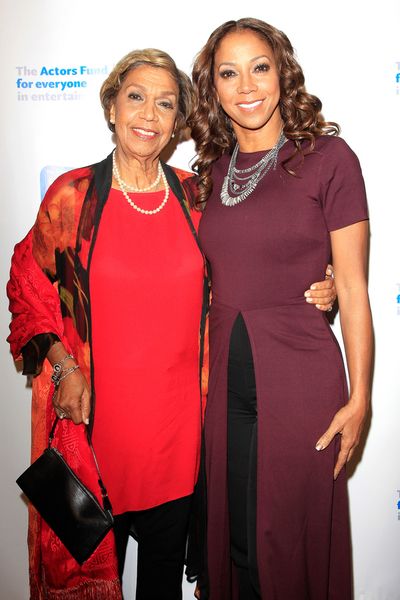 Dolores Robinson and Holly Robinson Peete Photo