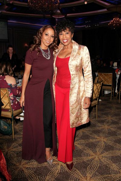 Holly Robinson Peete and Dawnn Lewis Photo