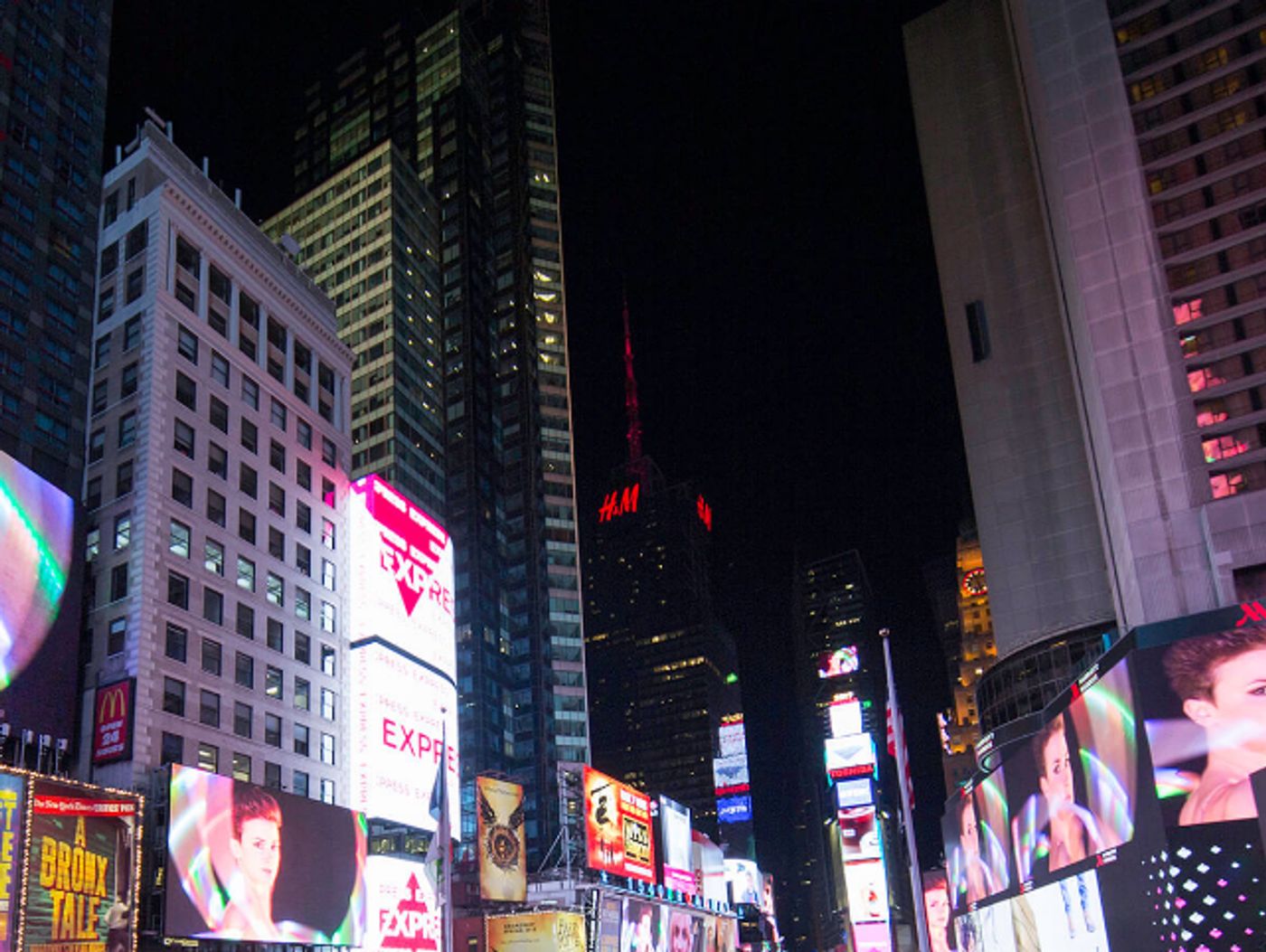 Ringing in 2018: A Guide to New Year's Eve Television Coverage!  Image