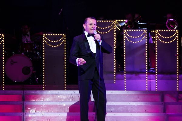 Garrett Phillips (Frank Sinatra) Photo