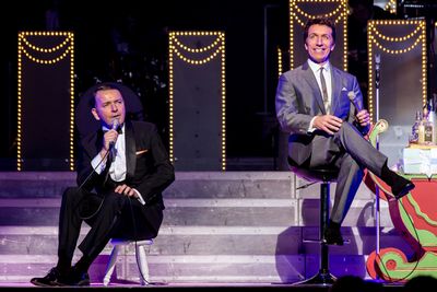 Garrett Phillips (Frank Sinatra) and Nigel Casey (Dean Martin) Photo