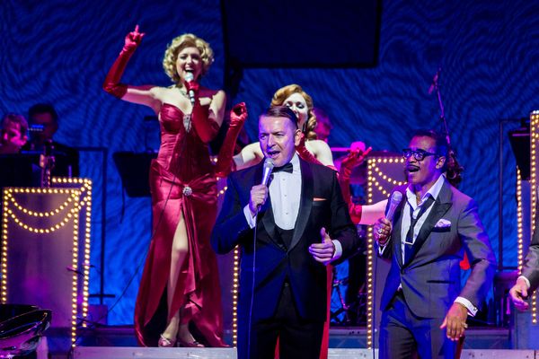 Garrett Phillips (Frank Sinatra) and David Hayes (Sammy Davis Jr) Photo