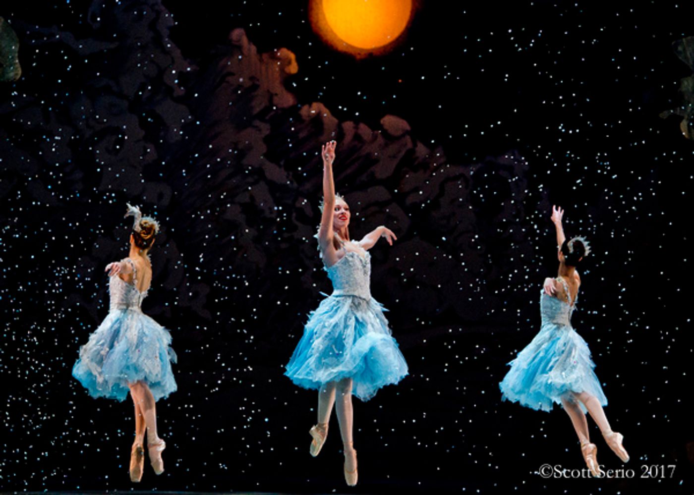 Review: BALANCHINE'S THE NUTCRACKER at Academy Of Music  Image