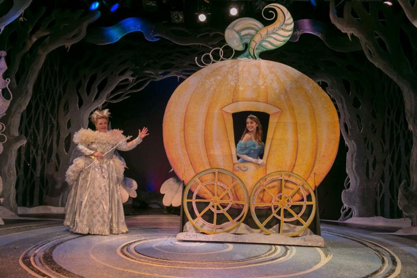 Review:  CINDERELLA: A HOLIDAY MUSICAL at The Growing Stage Dazzles  Image