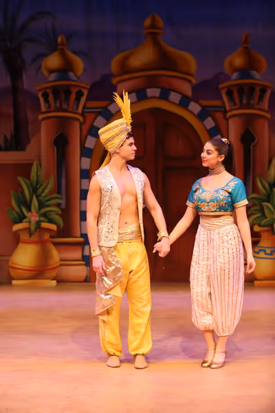 Jason Gotay and Kira Kosarin star in the LAGUNA PLAYHOUSE & LYTHGOE FAMILY PANTO prod Photo