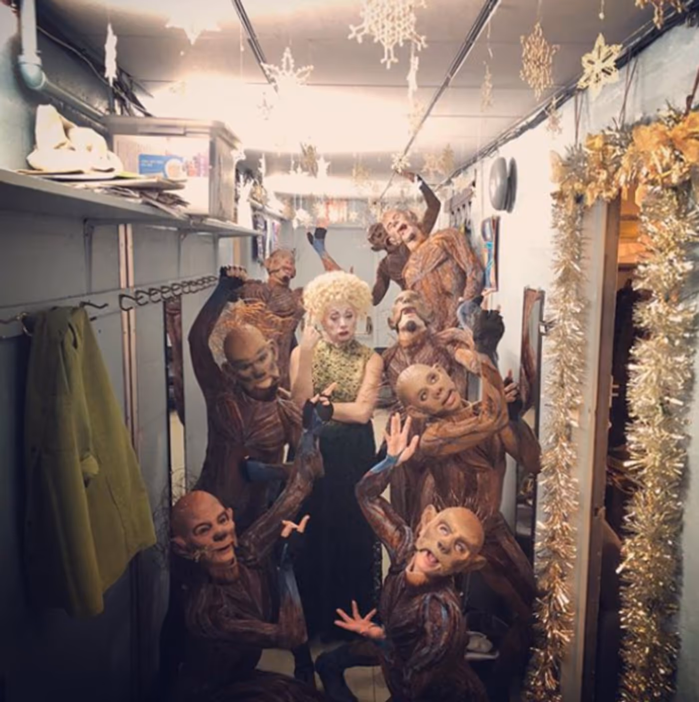 Photo Flash: Morrible Monkeys Around and More Saturday Intermission Pics!  Image