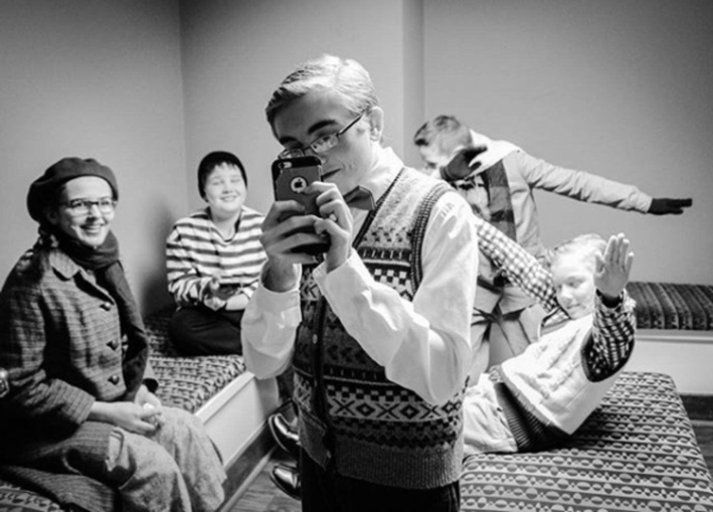 Photo Flash: Morrible Monkeys Around and More Saturday Intermission Pics!  Image