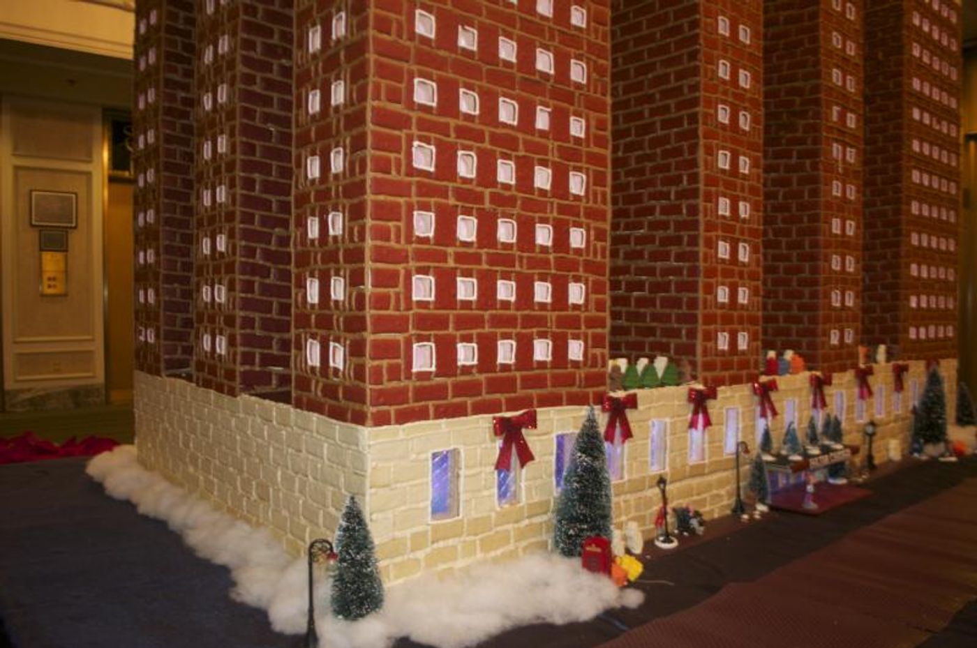 HILTON CHICAGO Displays Life-Size Gingerbread Hotel for the Holidays HILTON CHICAGO Displays Life-Size Gingerbread Hotel for the Holidays Image