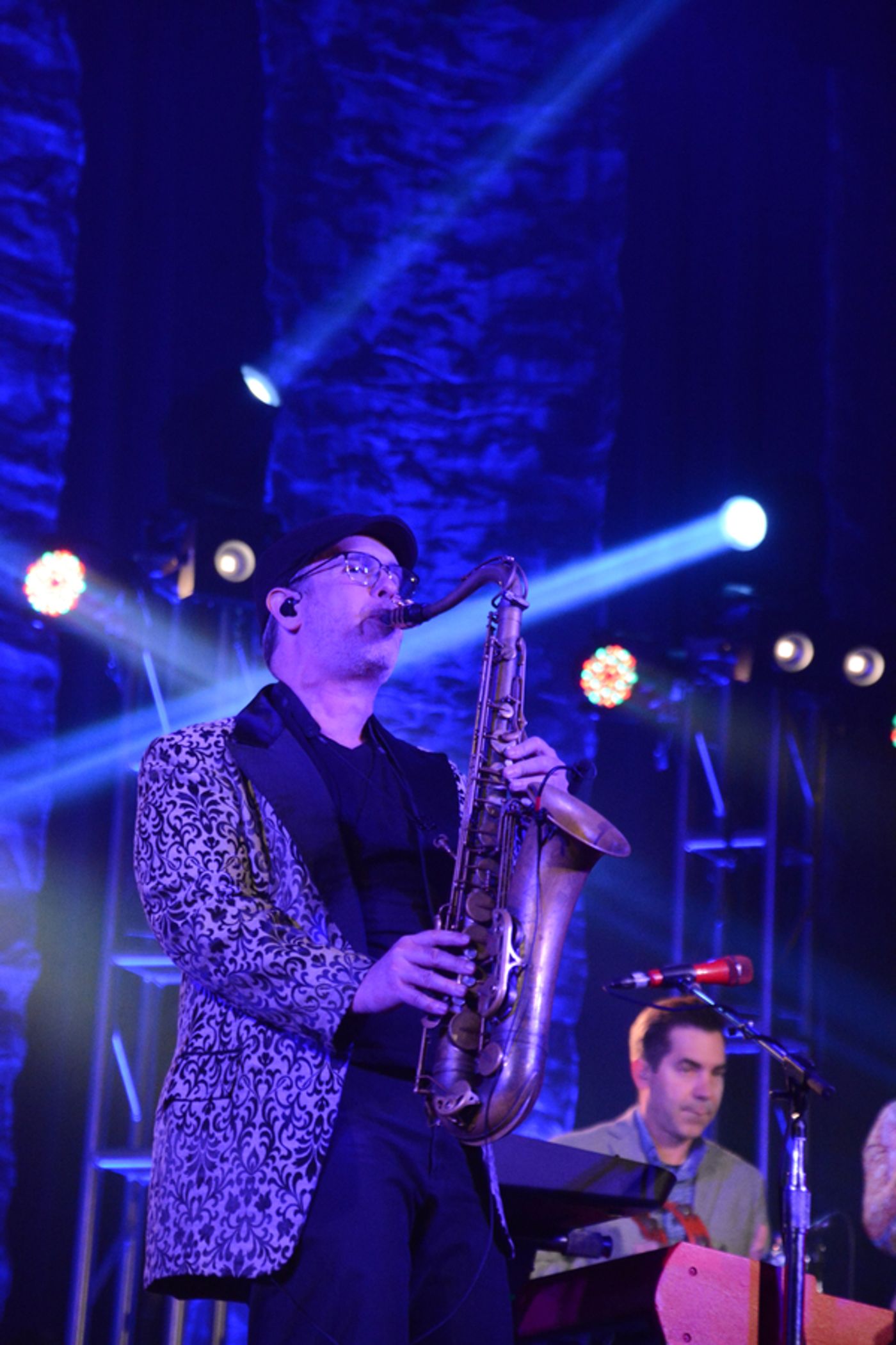 Photo Coverage: THE MAVERICKS Play The Music Hall at Tarrytown  Image
