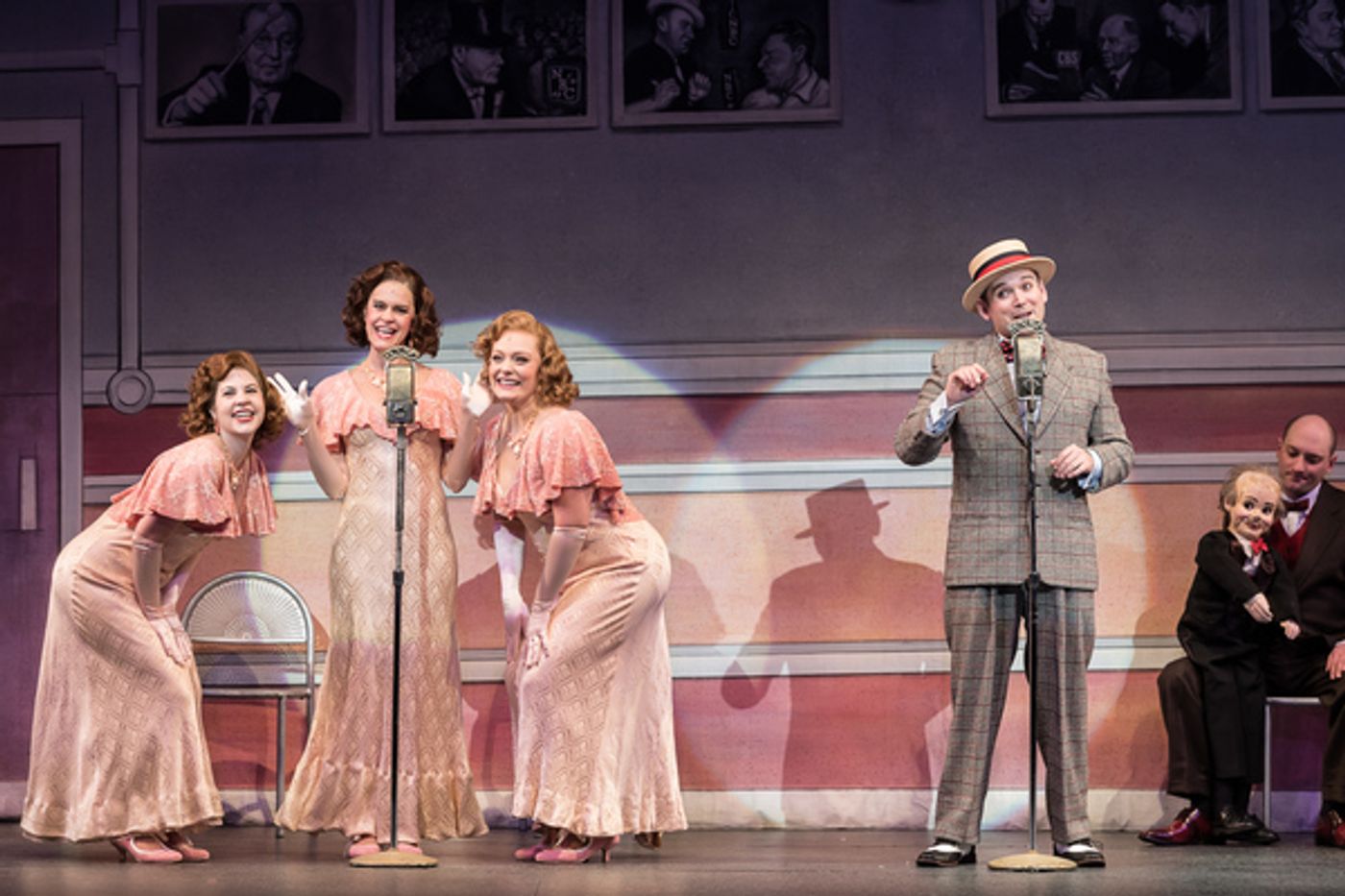 Photo Flash:  Leapin' Lizards! ANNIE Returns to the Ordway for the Holidays  Image