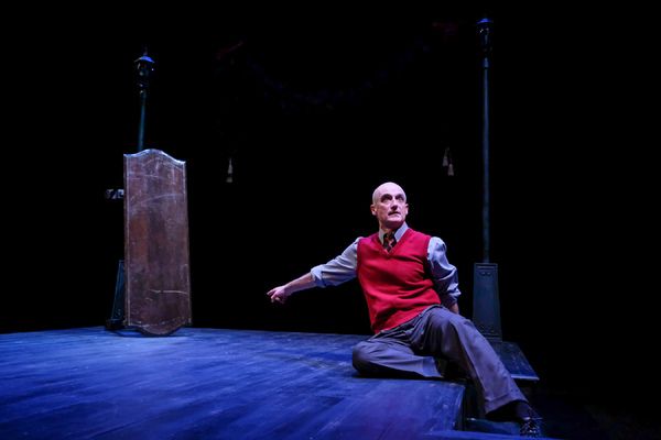 RAY DOOLEY in PlayMakers Repertory Companyâ€™s production of â€œA Christmas  Photo