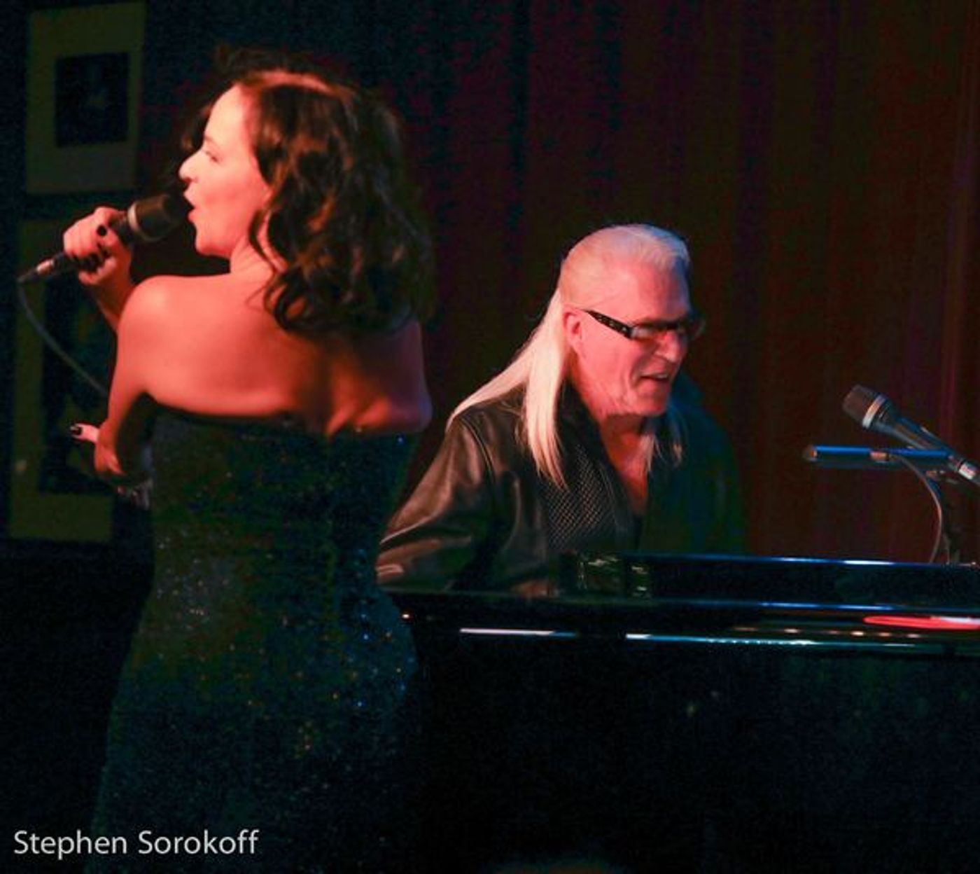 Photo Coverage: Jamie deRoy's 'Jews Don't Camp' - Except When They Hike To See Her Holiday Show at Birdland  Image