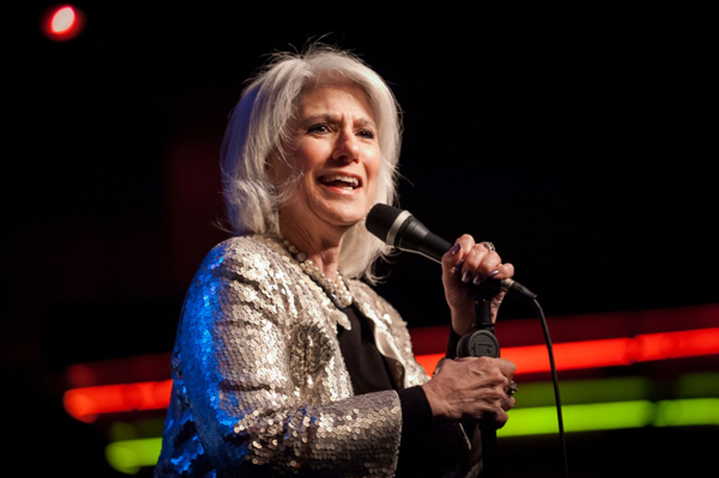 Photo Flash: Stephen Carlile, Sophia Anne Caruso, Judy Gold and More Join Jamie deRoy for Holiday Concert at Birdland  Image