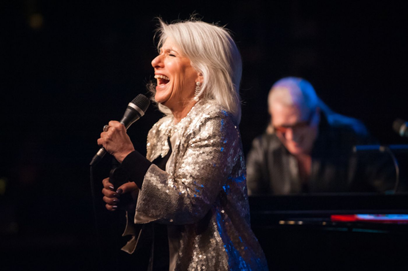 Photo Flash: Stephen Carlile, Sophia Anne Caruso, Judy Gold and More Join Jamie deRoy for Holiday Concert at Birdland  Image