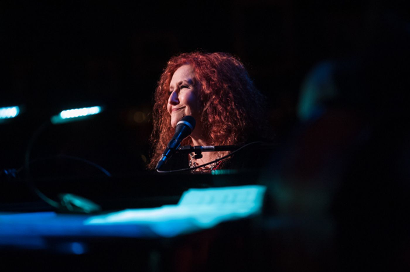 Photo Flash: Stephen Carlile, Sophia Anne Caruso, Judy Gold and More Join Jamie deRoy for Holiday Concert at Birdland  Image