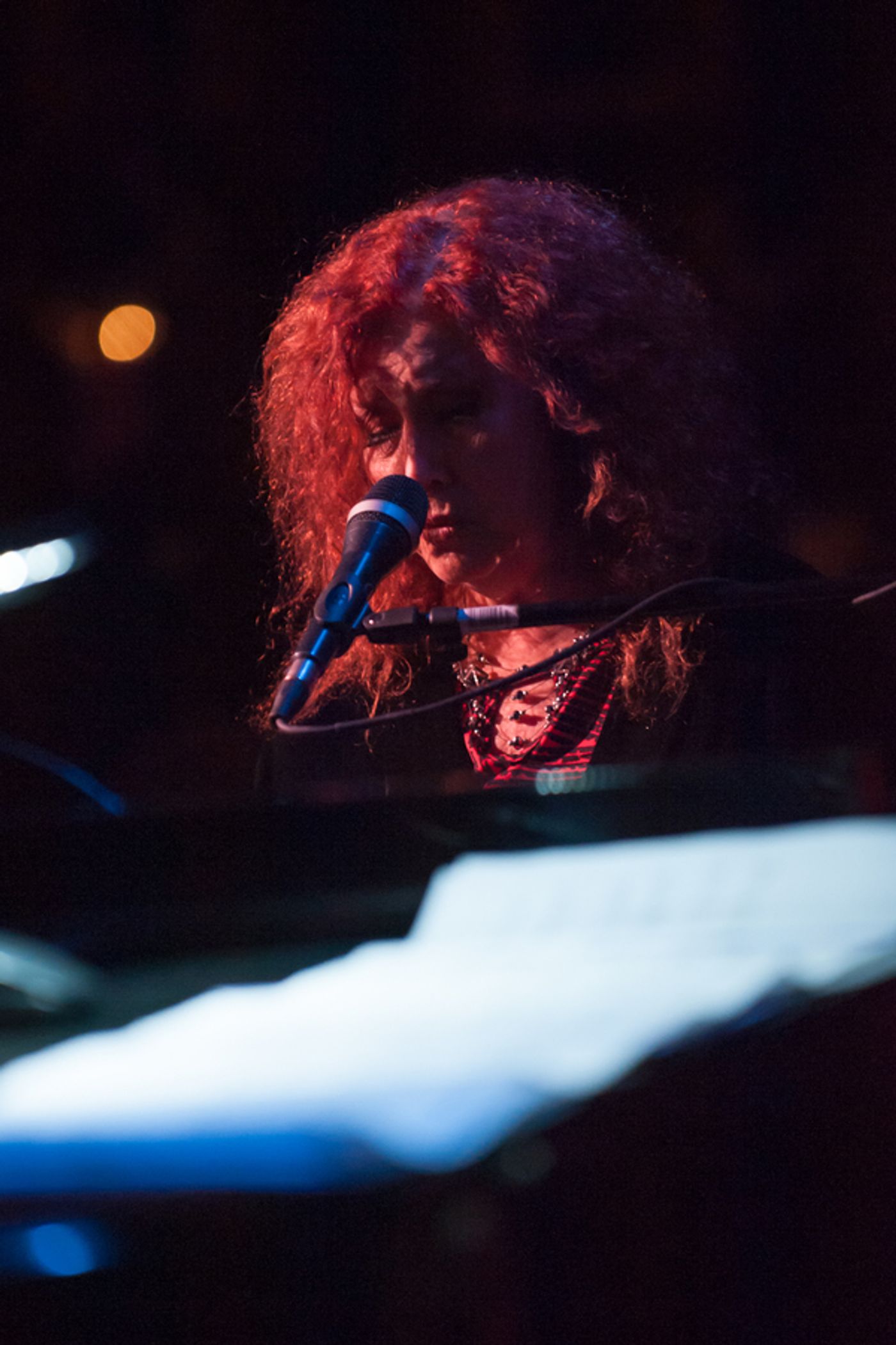 Photo Flash: Stephen Carlile, Sophia Anne Caruso, Judy Gold and More Join Jamie deRoy for Holiday Concert at Birdland  Image