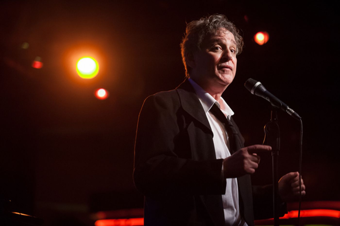 Photo Flash: Stephen Carlile, Sophia Anne Caruso, Judy Gold and More Join Jamie deRoy for Holiday Concert at Birdland  Image