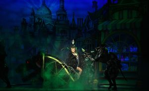 Elaine Paige as Queen Rat Photo