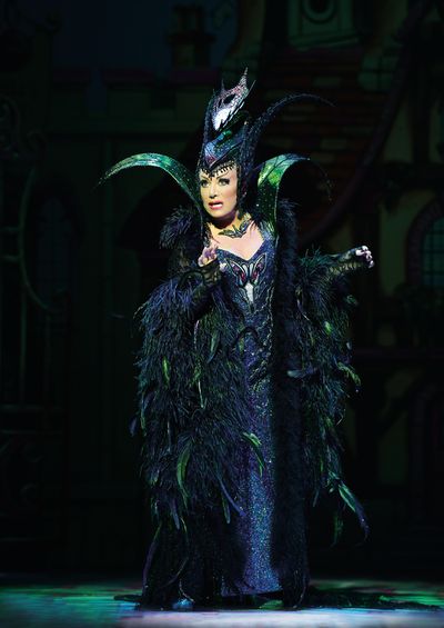 Elaine Paige as Queen Rat Photo