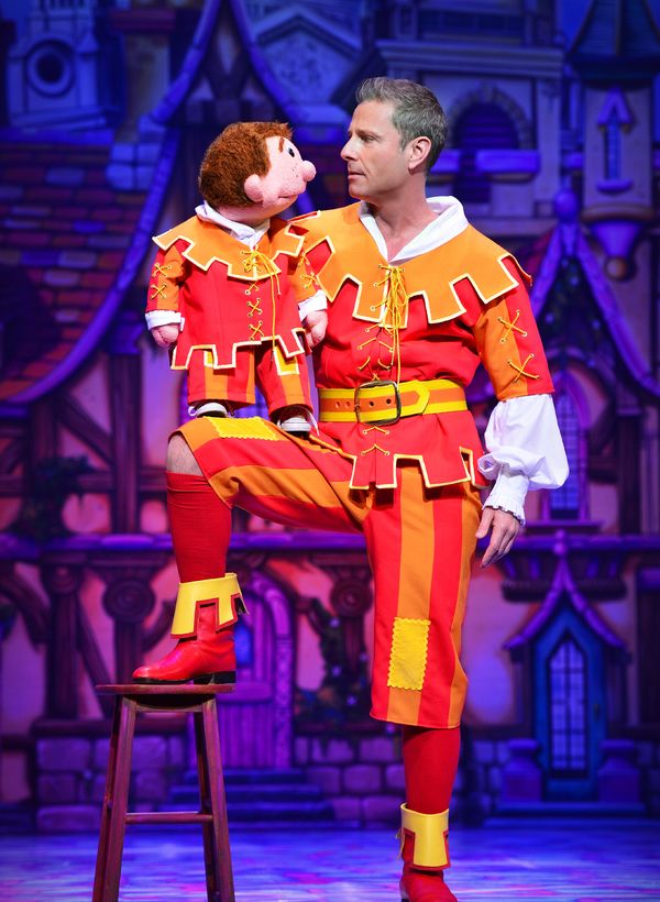 Paul Zerdin as Idle Jack Photo