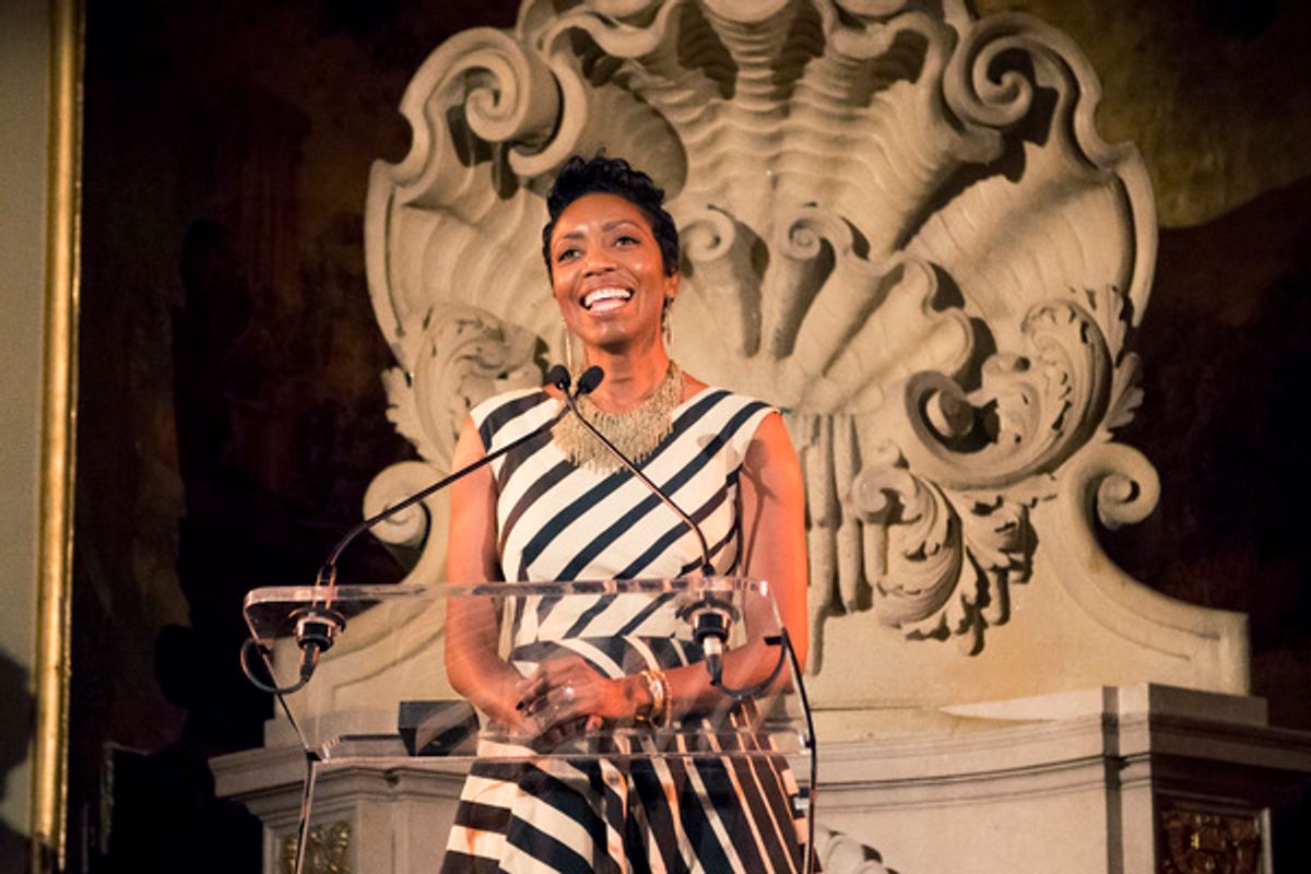 Heather Headley accepts her award at 
