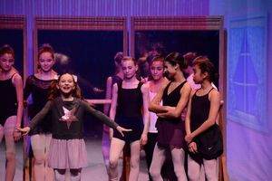 Elliana Walmsley @ BroadwayWorld Elliana Walmsley Photo