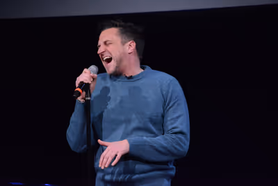 Raul Esparza  Photo