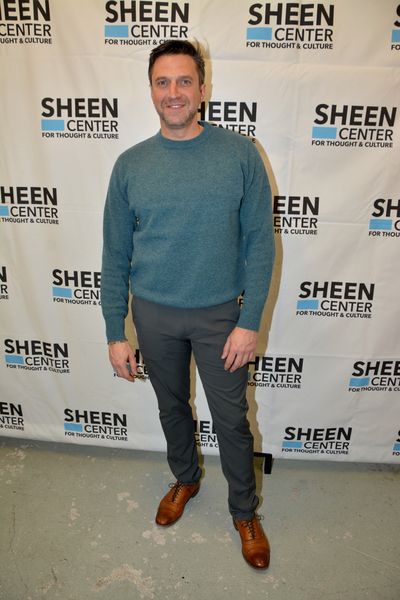 Raul Esparza Photo