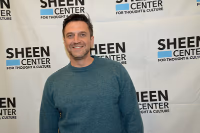 Raul Esparza Photo