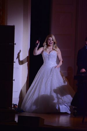 Megan Hilty @ BroadwayWorld Megan Hilty Photo