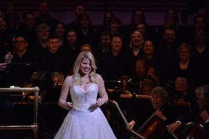 Megan Hilty @ BroadwayWorld Megan Hilty Photo