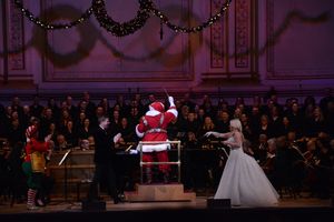 Steven Reineke, Santa Clause and Megan Hilty @ BroadwayWorld Steven Reineke, Santa Clause and Megan Hilty Photo