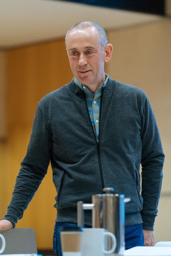 Photos: In Rehearsal with Michelle Fairley, Ben Whishaw, and More in JULIUS CAESAR — photo 13 of 18
