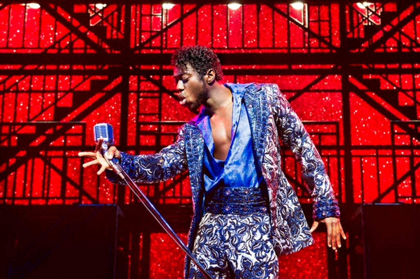 Photo Flash: DREAMGIRLS Celebrates New Cast and Two Years in West End  Image