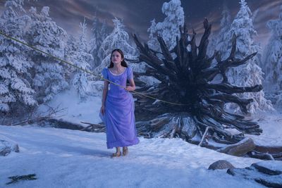 Mackenzie Foy is Clara in THE NUTCRACKER AND THE FOUR REALMS Photo