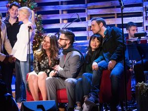 Skye Scott, Ruby Lewis, Ginifer King, Derek Manson, Alice Lee, and Ben Goldberg @ BroadwayWorld Skye Scott, Ruby Lewis, Ginifer King, Derek Manson, Alice Lee, and Ben Goldberg Photo