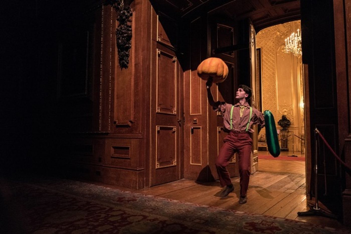 Photo Flash: First Look at A CHRISTMAS CAROL at Windsor Castle  Image