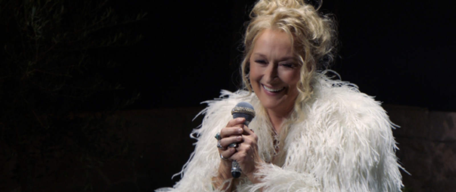 Photo Flash: First Look Images from MAMMA MIA! HERE WE GO AGAIN — photo 3 of 9